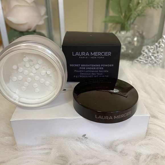 LAURA MERCIER Secret Brightening Powder For Under Eyes Shade 1 Translucent - Picture 3 of 9